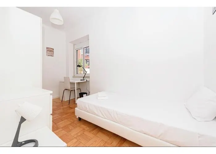 Houze Comfortable In Laranjeiras Лиссабон